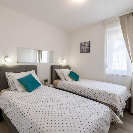 Apart Sa Terasom 250M Od Plaze,Parking,Wi Fi,Rostilj 特罗吉尔 外观 照片