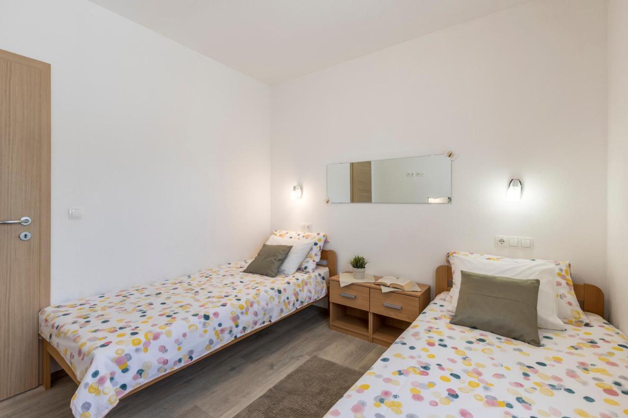 Apart Sa Terasom 250M Od Plaze,Parking,Wi Fi,Rostilj 特罗吉尔 外观 照片