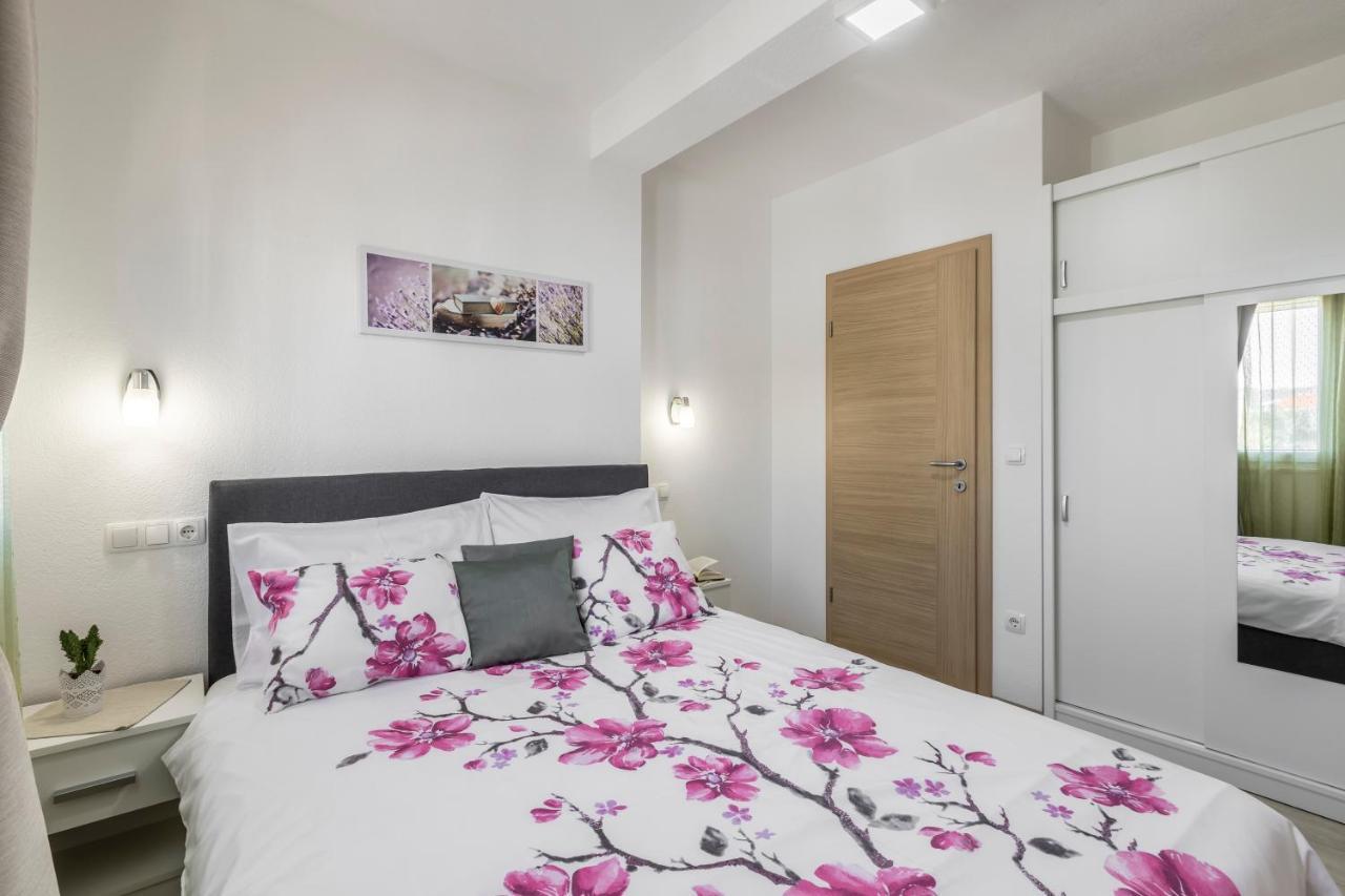 Apart Sa Terasom 250M Od Plaze,Parking,Wi Fi,Rostilj 特罗吉尔 外观 照片