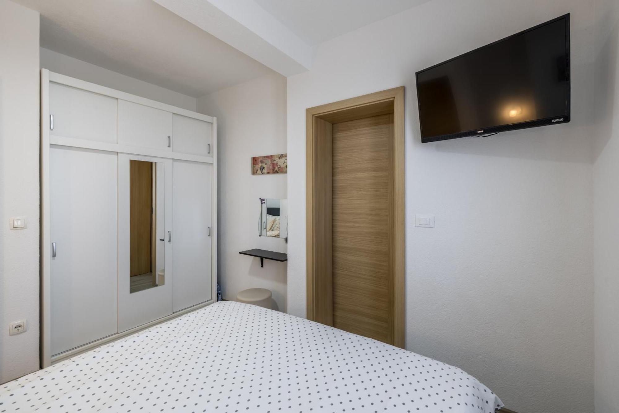 Apart Sa Terasom 250M Od Plaze,Parking,Wi Fi,Rostilj 特罗吉尔 外观 照片