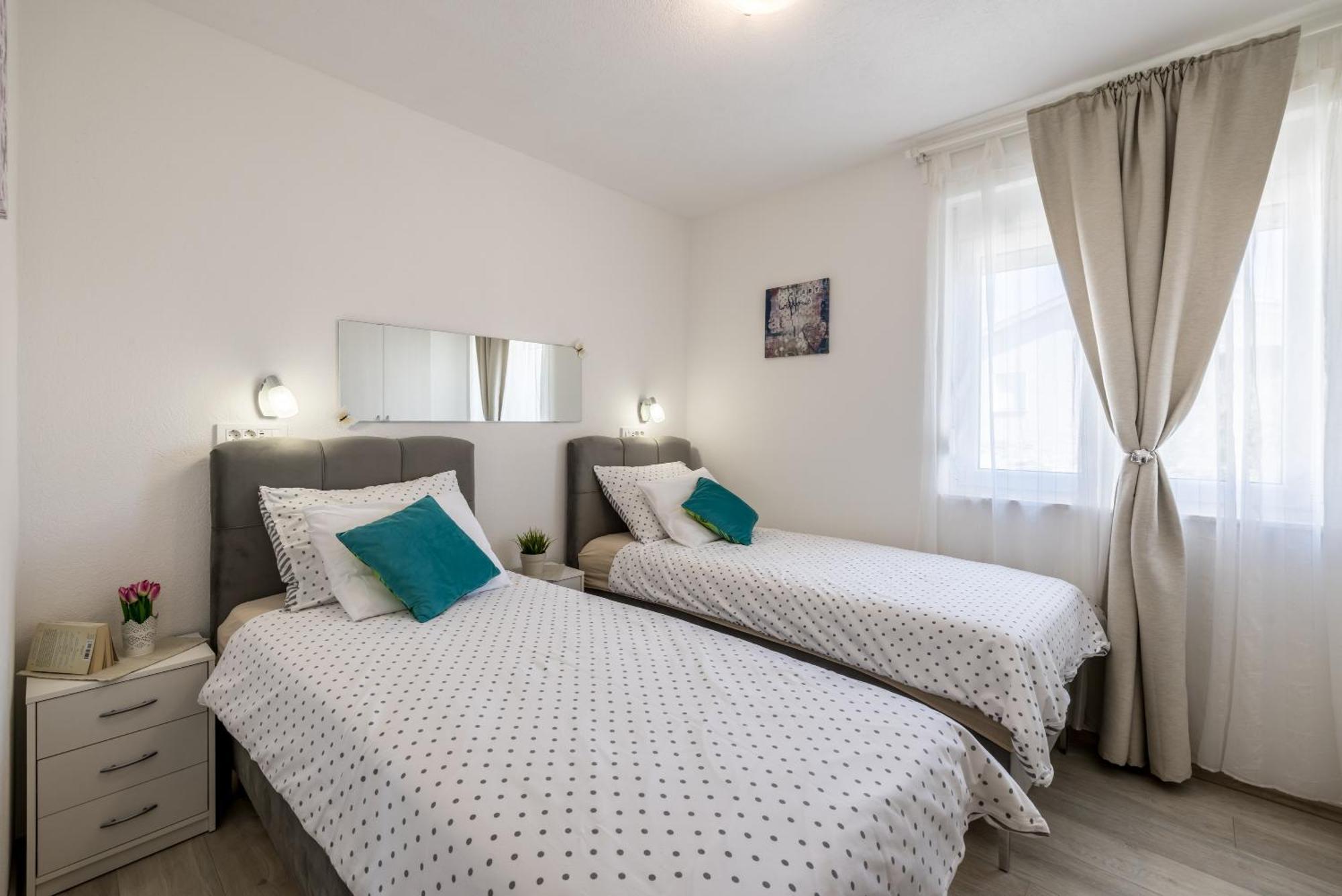 Apart Sa Terasom 250M Od Plaze,Parking,Wi Fi,Rostilj 特罗吉尔 外观 照片