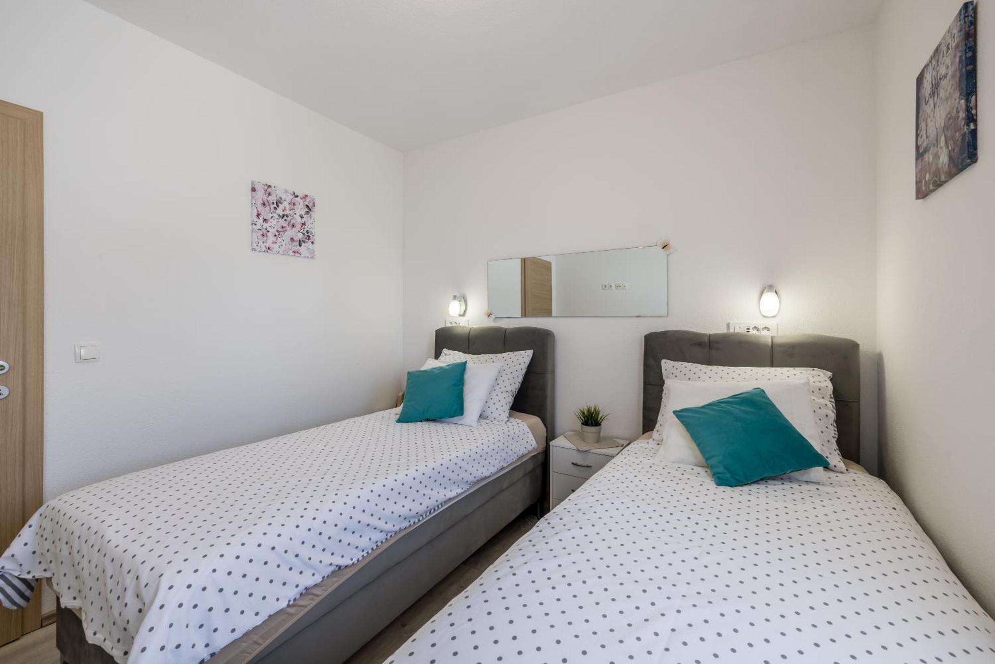 Apart Sa Terasom 250M Od Plaze,Parking,Wi Fi,Rostilj 特罗吉尔 外观 照片