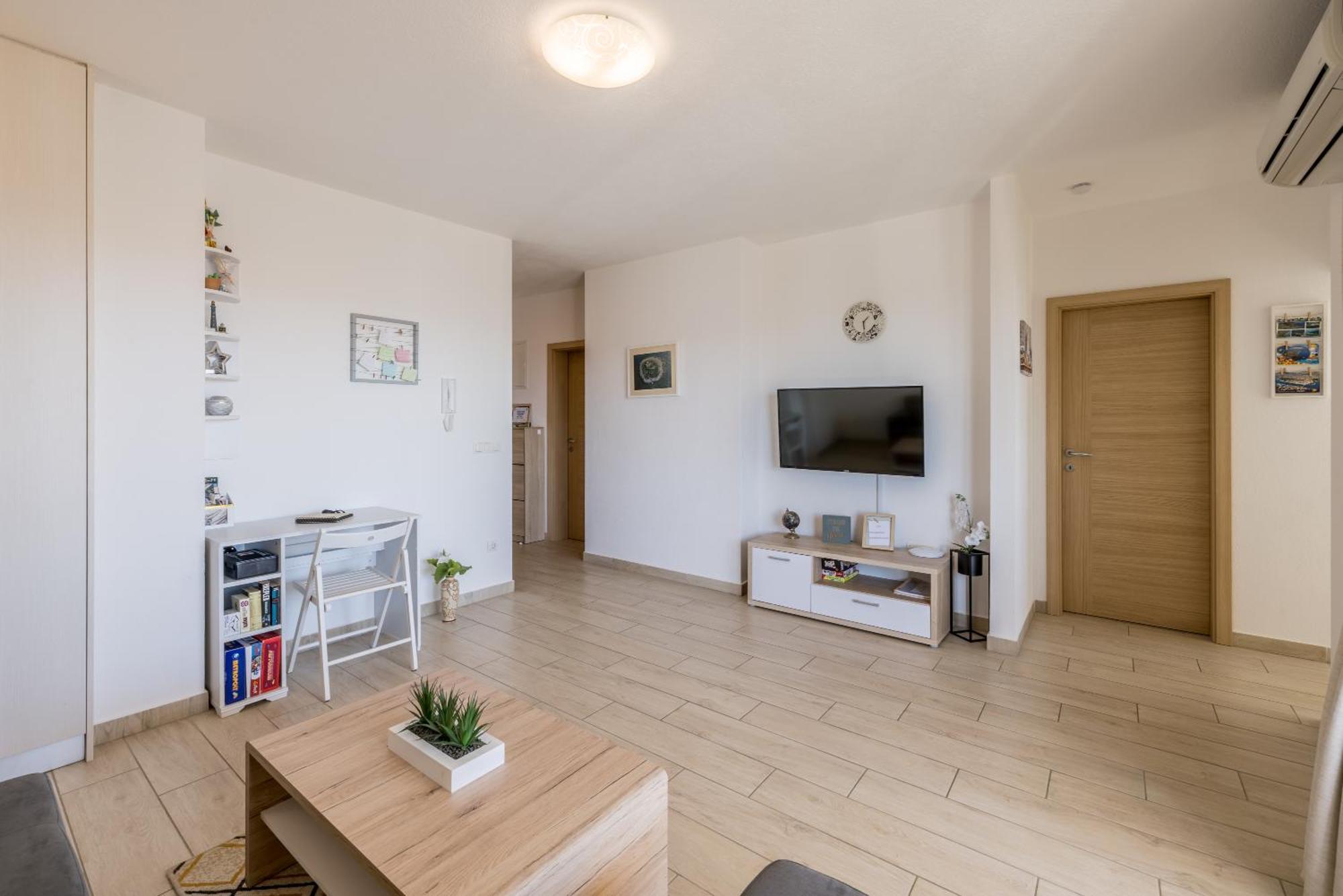 Apart Sa Terasom 250M Od Plaze,Parking,Wi Fi,Rostilj 特罗吉尔 外观 照片