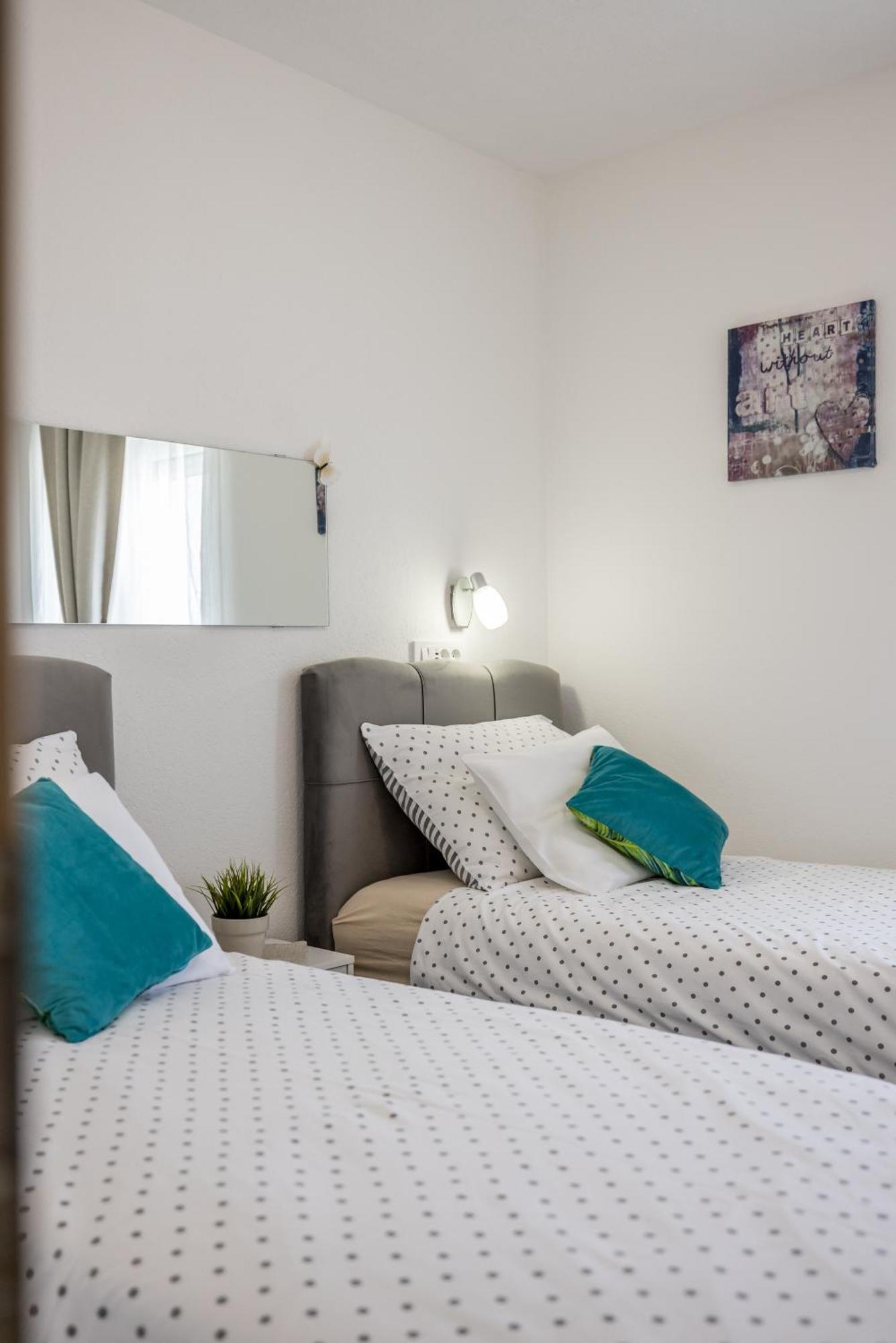 Apart Sa Terasom 250M Od Plaze,Parking,Wi Fi,Rostilj 特罗吉尔 外观 照片